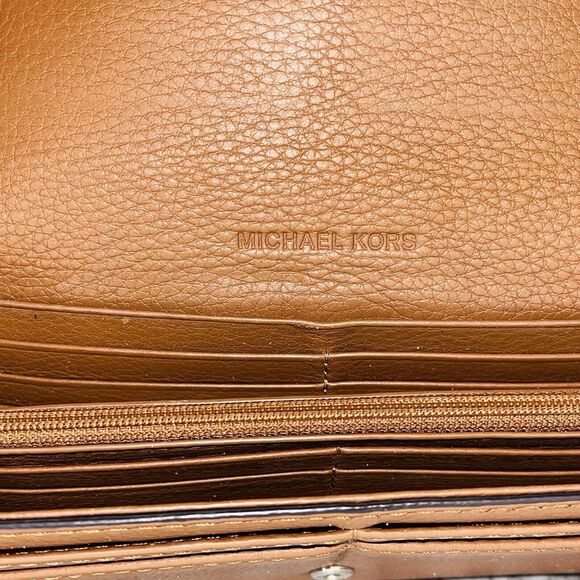 MICHAEL KORS Fulton Leather Carryall Pebble Flap Snap Closure Wallet Brown/Gold - Picture 5 of 8